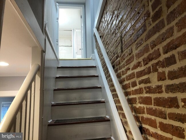 Building Photo - 1929 Gough St