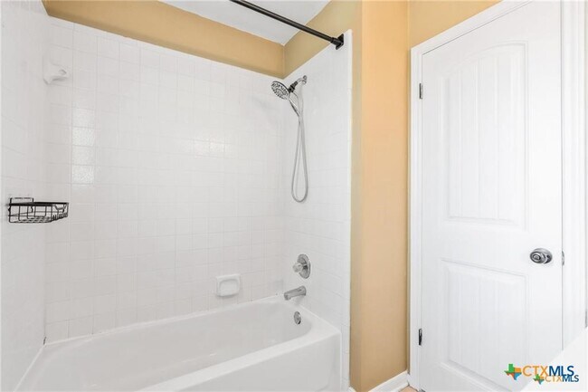 Building Photo - 605 Paintbrush Dr