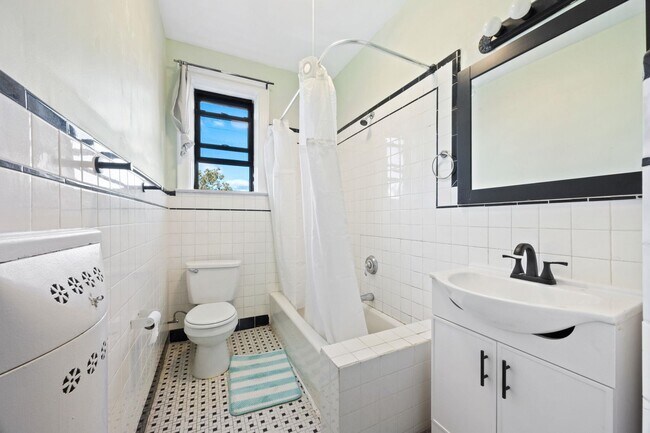 Building Photo - 1722 John F. Kennedy Blvd