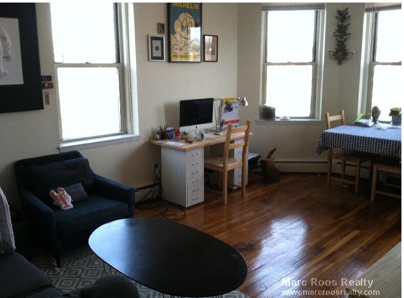 Primary Photo - 381 Harvard St