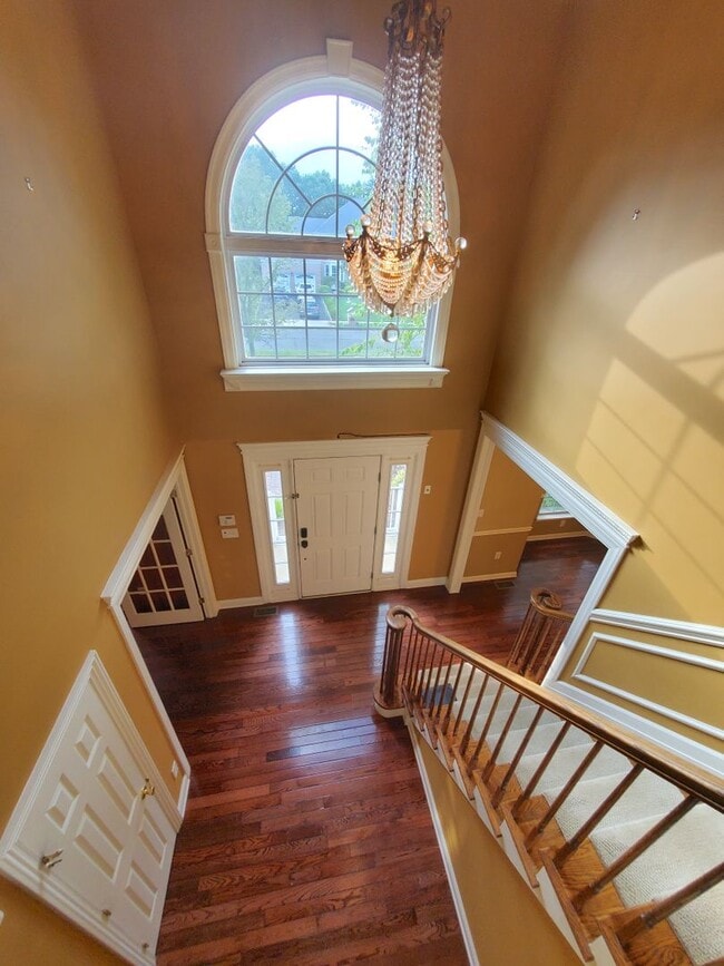 Building Photo - Beautiful, large home with finished baseme...