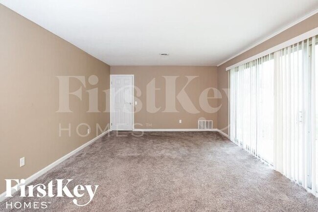 Building Photo - 4940 Marchwood Dr