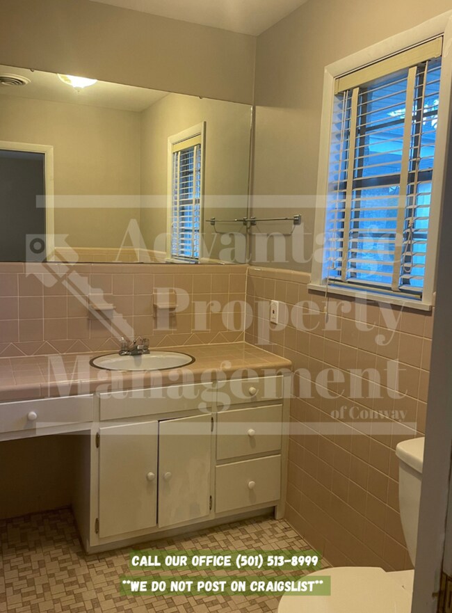 Building Photo - 11 Pamela Ln