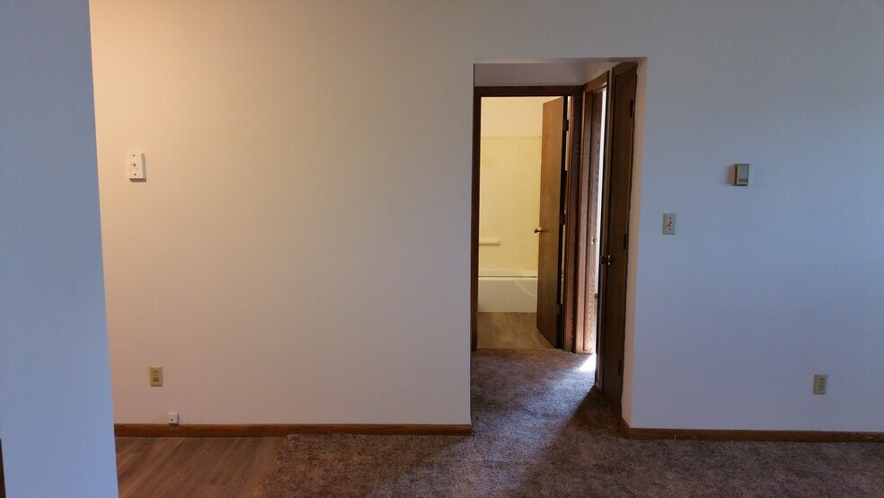 Building Photo - 1711 Northway Dr