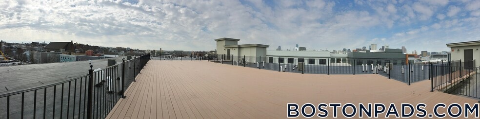 Building Photo - 339 D St
