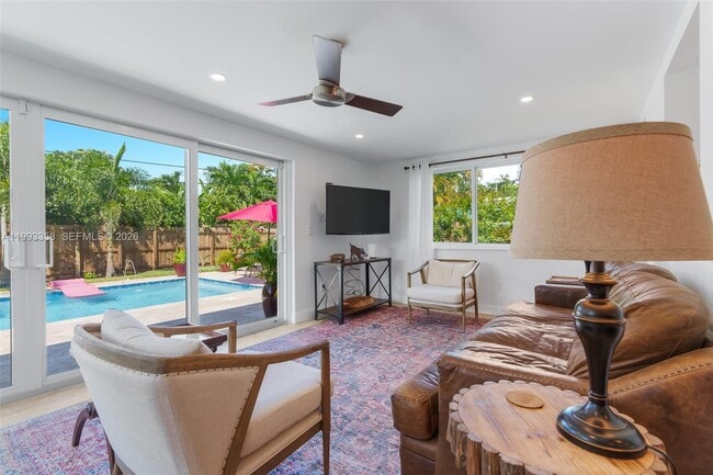 Building Photo - 1639 NE 27th Dr