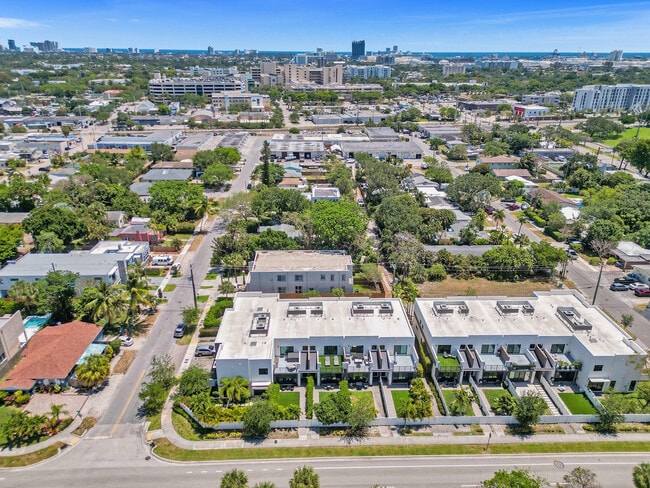 Building Photo - 1604 SW 4th Ave