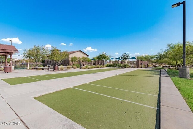 Building Photo - Charming 4 bedroom, 3 bath home in North P...