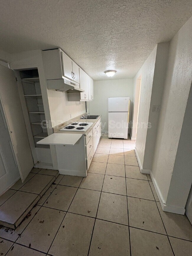 Building Photo - 408 Pennsylvania St SE