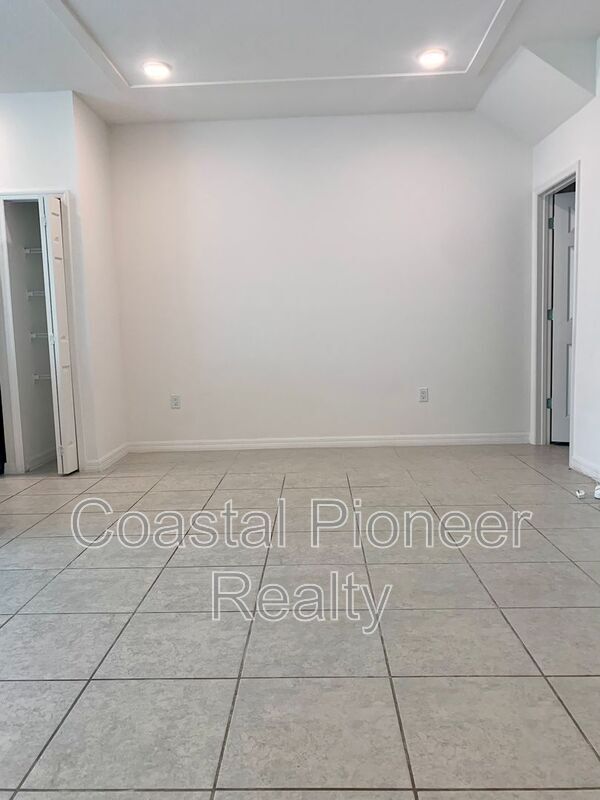 Building Photo - 4383 Paraglider Pl