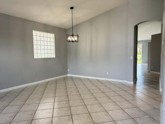 Building Photo - 9084 Silver Glen Way