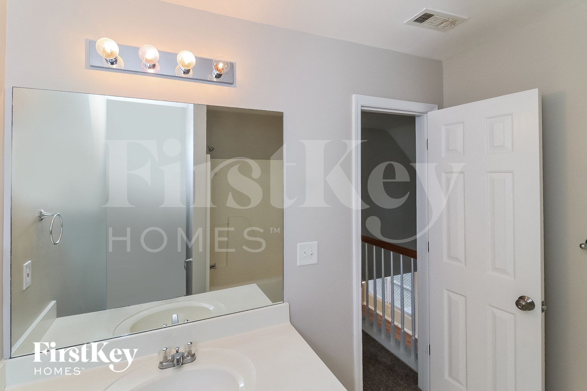 Building Photo - 2102 Shin Ct NE