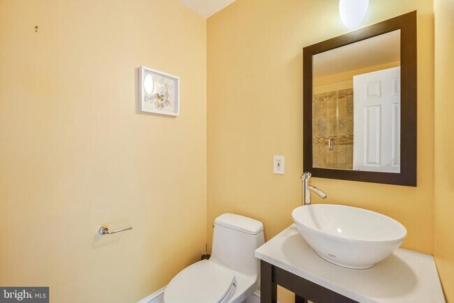 Building Photo - 3927 Georgetown Ct NW