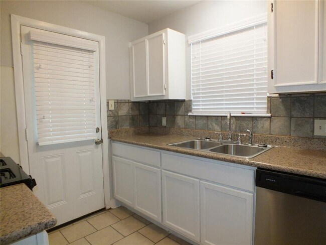 Building Photo - 3321 Scotch Moss Ln