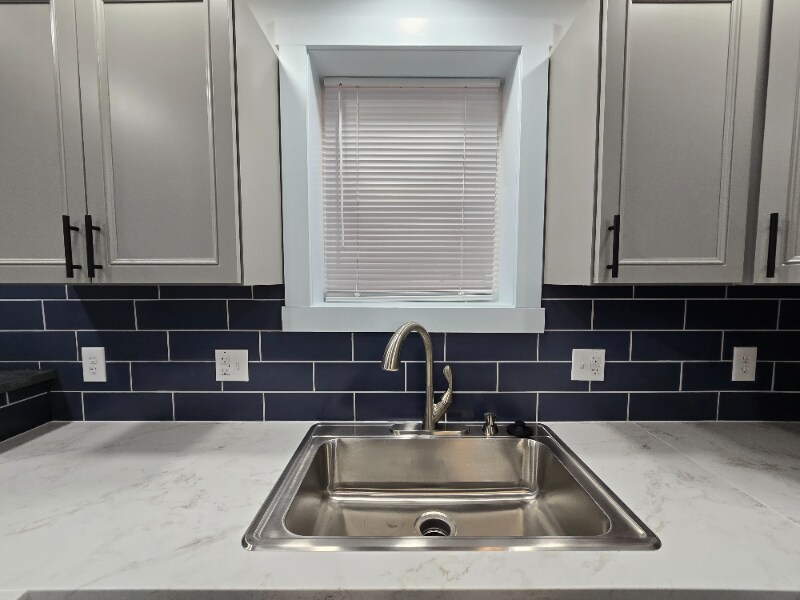 Building Photo - 1130 E 2nd St