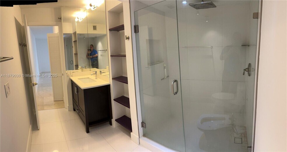 Building Photo - 2501 Brickell Ave