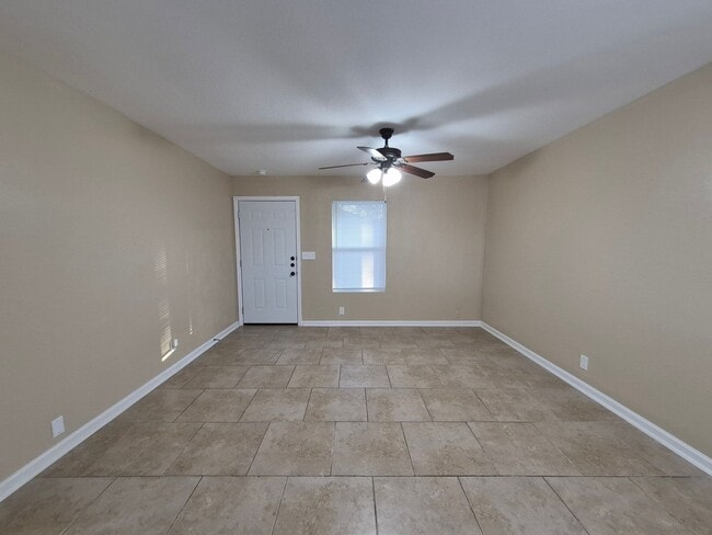 Building Photo - 7215 Glen Heights