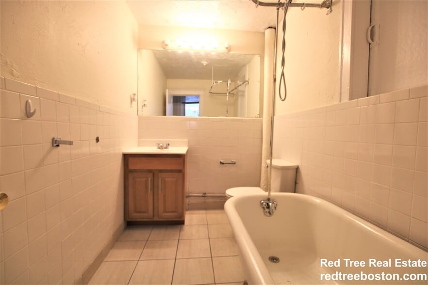 Building Photo - 6 Barrows St