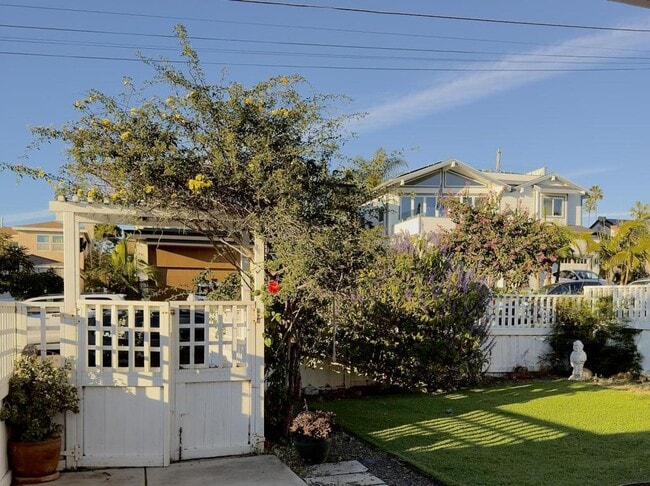 Building Photo - 731 Beryl St