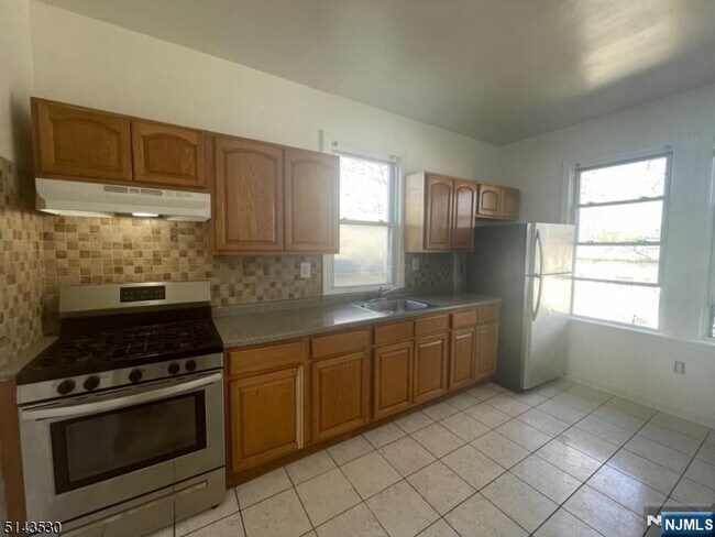 Building Photo - 776 S 18th St