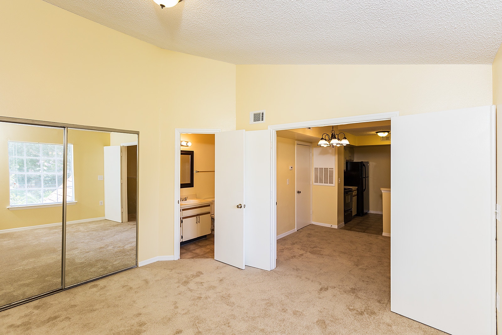 Building Photo - 437 Fountainhead Cir