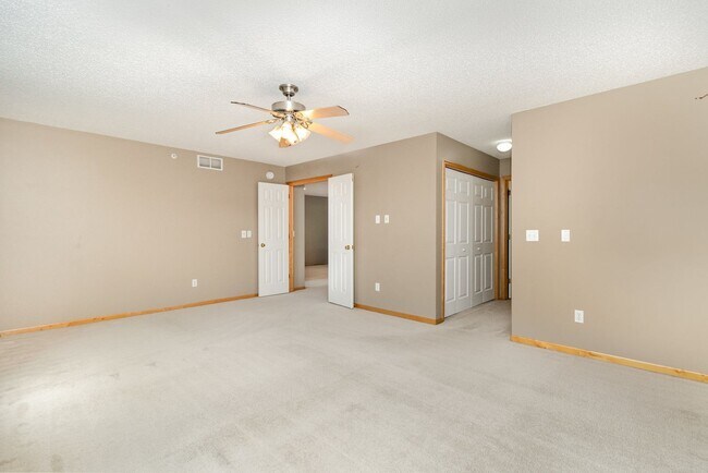 Building Photo - 2 Bed | 2 Bath in The Lakes of Blaine