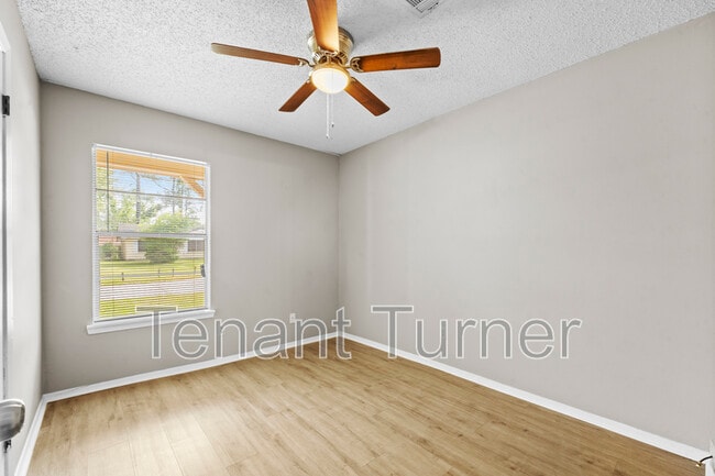 Building Photo - 329 Springdale Cir