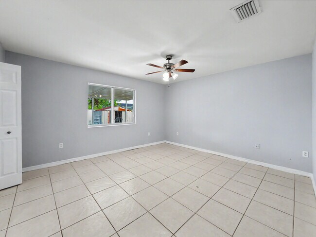 Building Photo - 13435 SW 257th Terrace