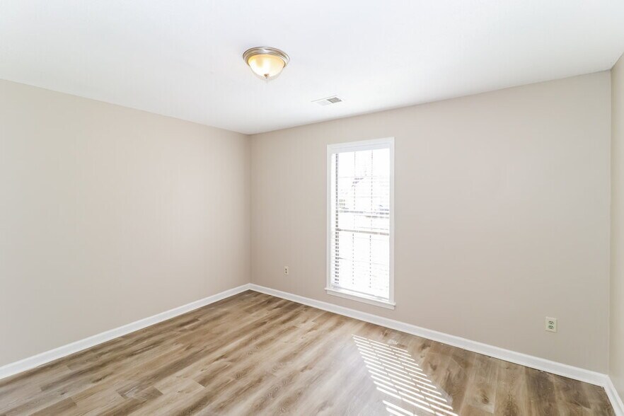 Building Photo - 4348 Breeds Hill Dr