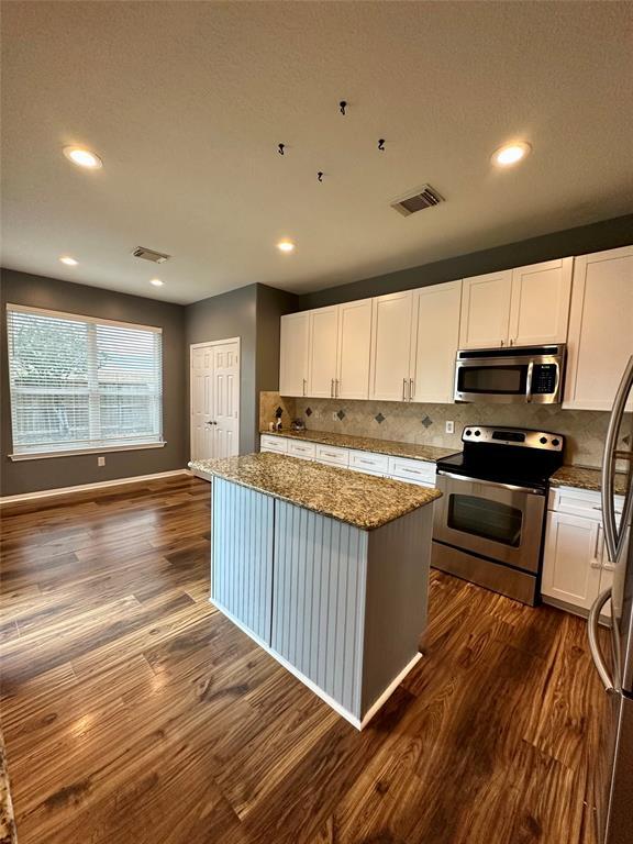 Building Photo - 20235 Concord Hill Dr