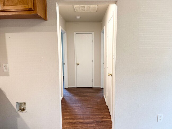 Building Photo - 129 Stewart Bend Ct