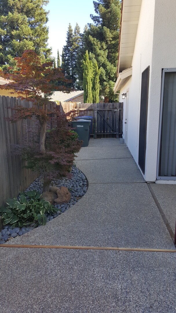 Building Photo - South Natomas One Story Great Location 4 b...