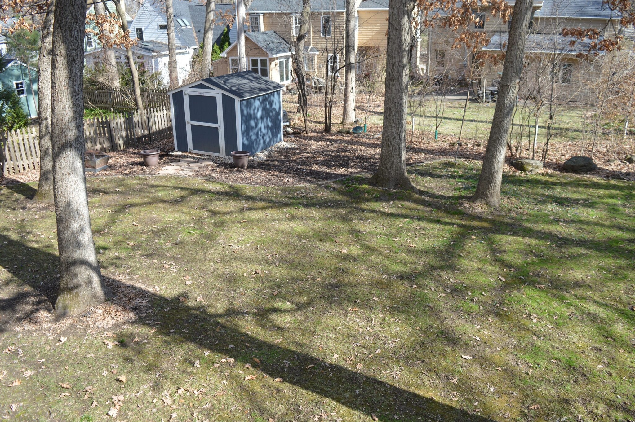 Building Photo - 4145 Hiawatha Dr