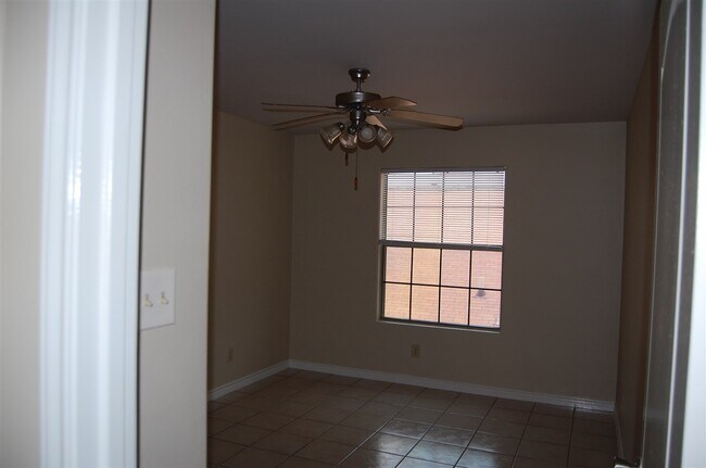 Building Photo - 505 Shiloh Dr