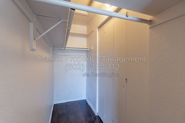 Building Photo - 5237 W Boston Way S