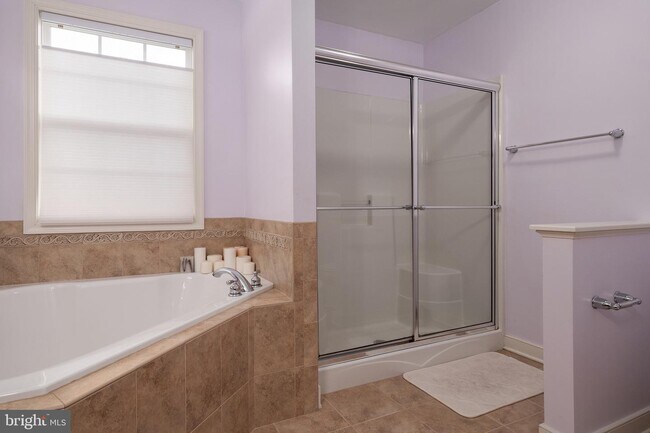 Building Photo - 132B Pineview Ave