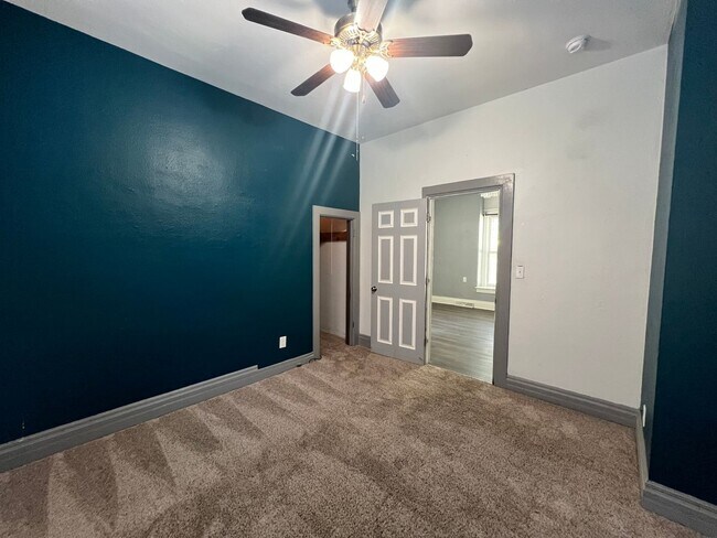 Building Photo - Historic Home Close to Downtown Loveland!