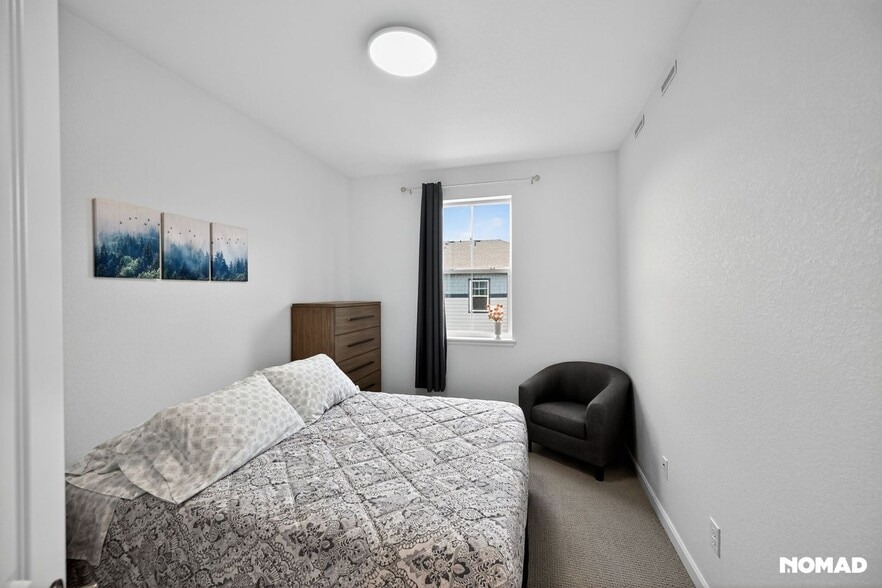 Building Photo - 18201 French Creek Ave