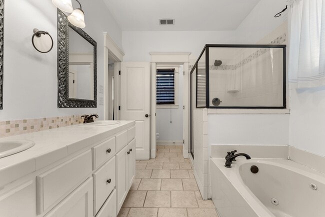 Building Photo - 1044 S Rembert St