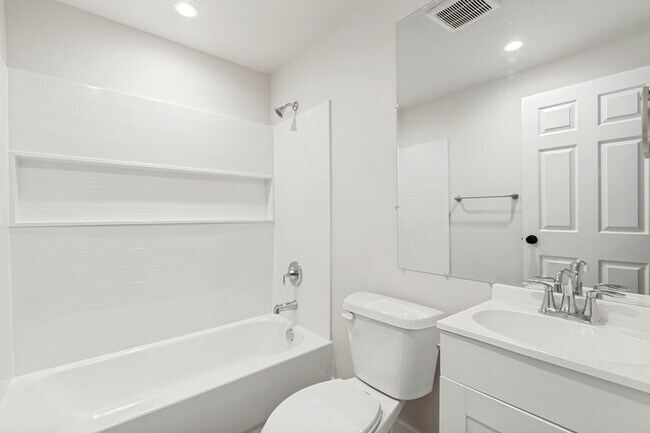 Building Photo - 65 E 970 N
