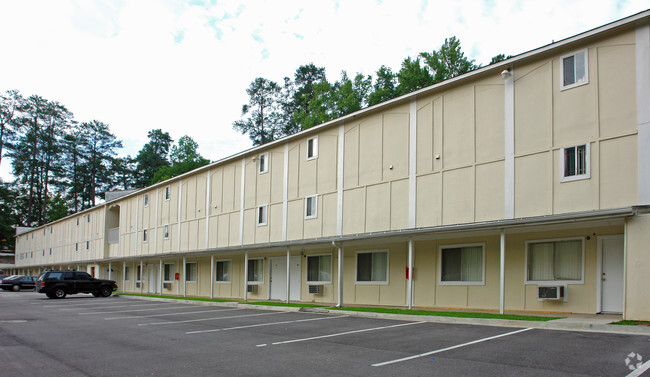 Building Photo - Villa Hermosa