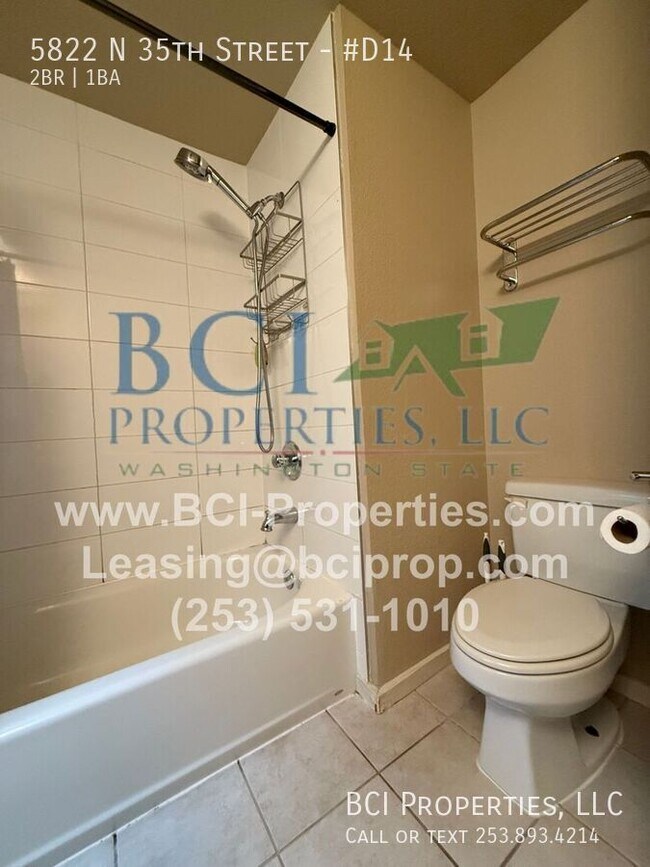 Building Photo - 5822 N 35th St