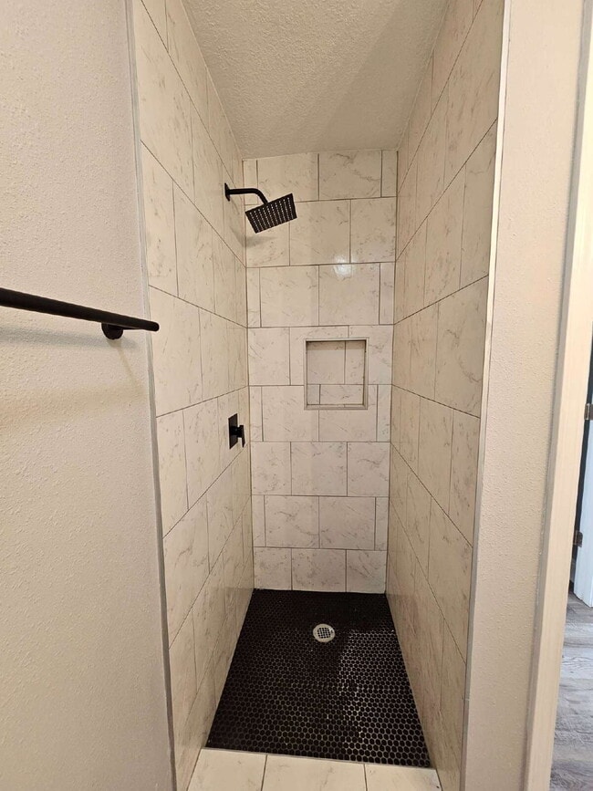 Building Photo - Fully fenced in Titusville