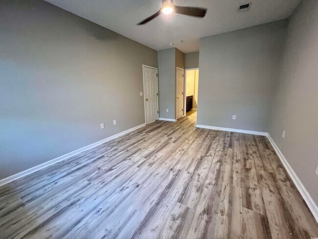 Building Photo - 5834 Longwood Dr