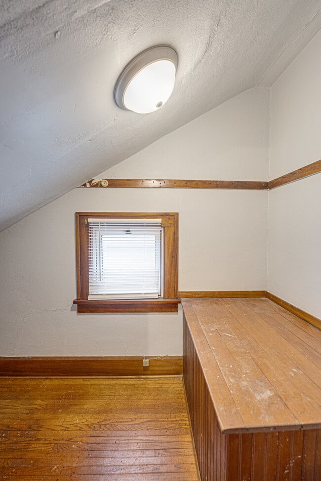 Building Photo - 814 22nd Ave