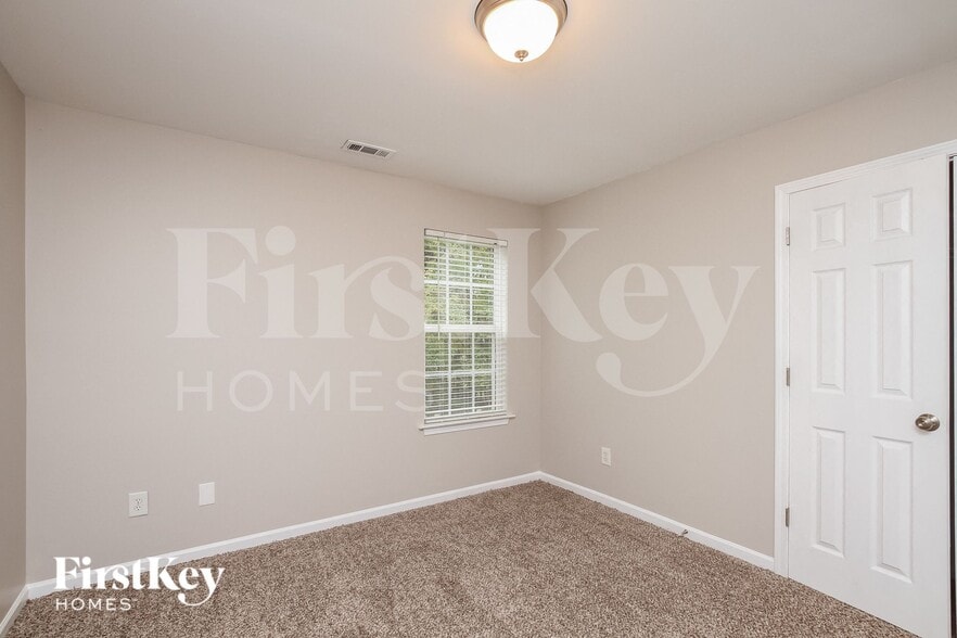 Building Photo - 4215 Greenfield Cir NW