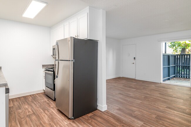 Building Photo - 412 Alameda del Prado