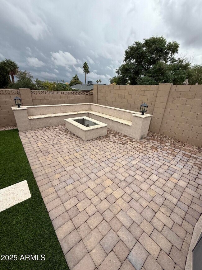 Building Photo - 4353 E Pearce Rd