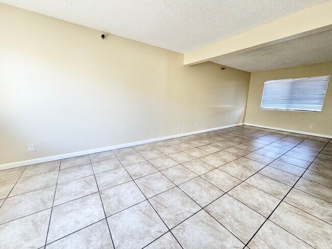 Building Photo - 13214 Cordray Ave