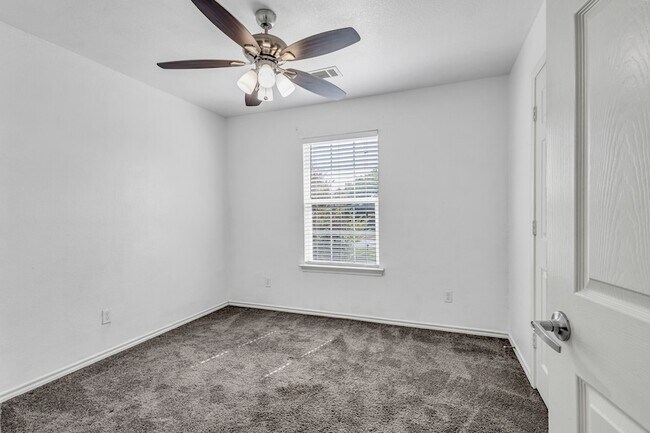 Building Photo - 211 Caddo St